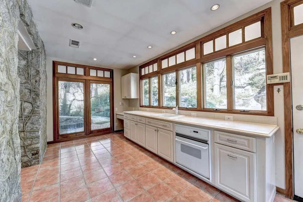 4867 Northland Drive, Atlanta, Georgia 30342, 5 Bedrooms Bedrooms, ,3 BathroomsBathrooms,Residential,Sold,4867 Northland Drive,6996065