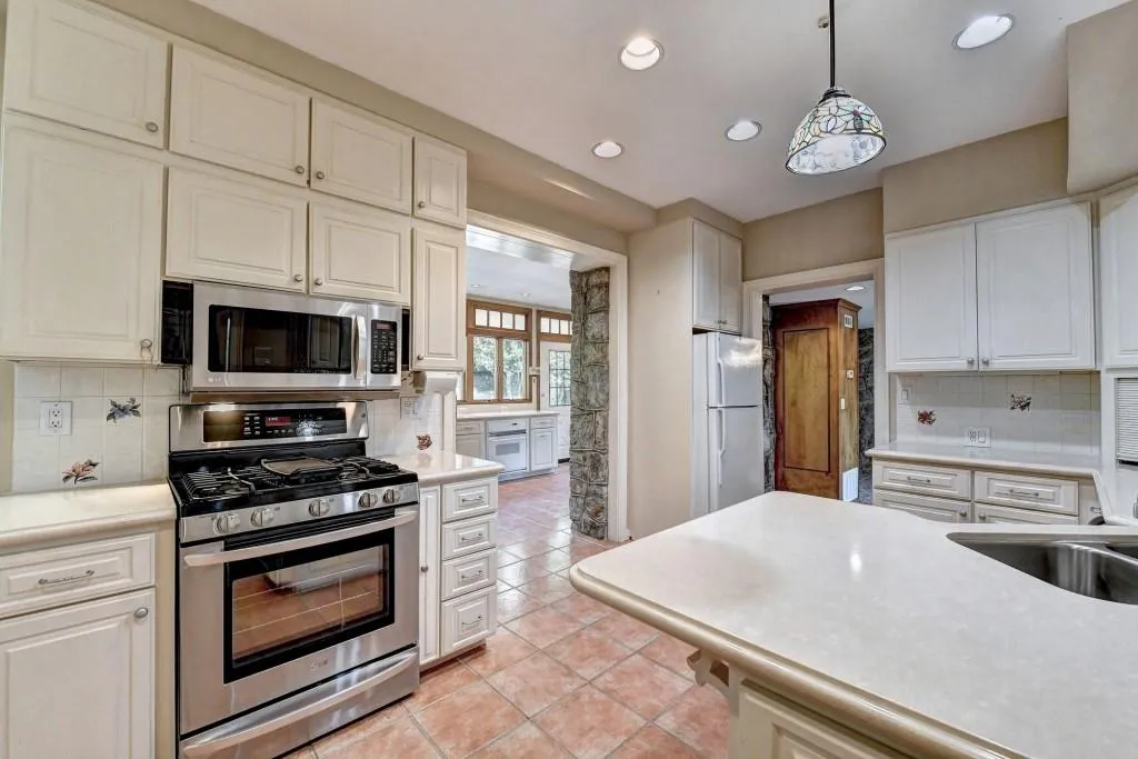 4867 Northland Drive, Atlanta, Georgia 30342, 5 Bedrooms Bedrooms, ,3 BathroomsBathrooms,Residential,Sold,4867 Northland Drive,6996065