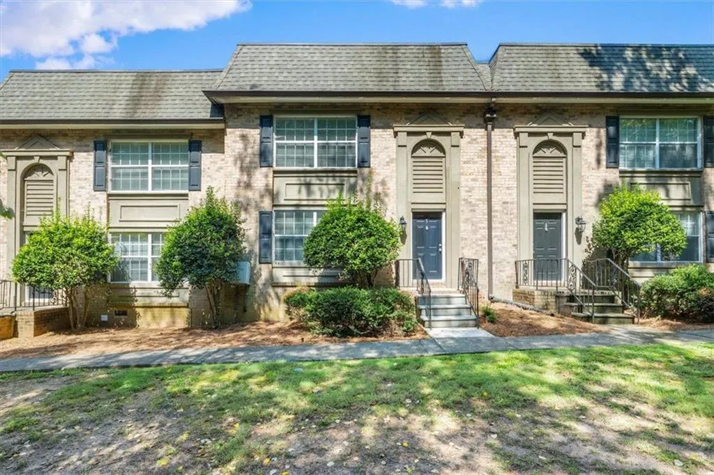 6980 Roswell Road Unit A5, Atlanta, Georgia 30328, 3 Bedrooms Bedrooms, ,2 BathroomsBathrooms,Residential,Sold,6980 Roswell Road Unit A5,7257926