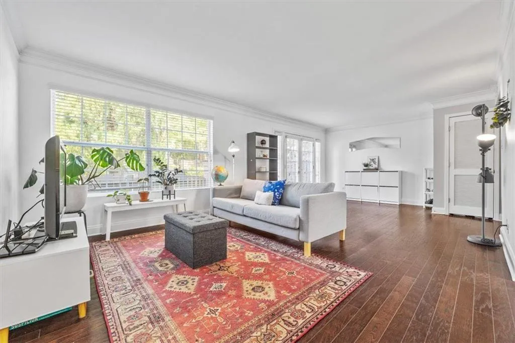 6980 Roswell Road Unit A5, Atlanta, Georgia 30328, 3 Bedrooms Bedrooms, ,2 BathroomsBathrooms,Residential,Sold,6980 Roswell Road Unit A5,7257926