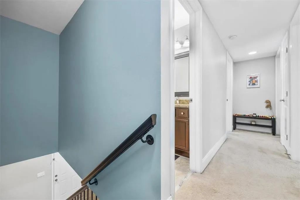 6980 Roswell Road Unit A5, Atlanta, Georgia 30328, 3 Bedrooms Bedrooms, ,2 BathroomsBathrooms,Residential,Sold,6980 Roswell Road Unit A5,7257926