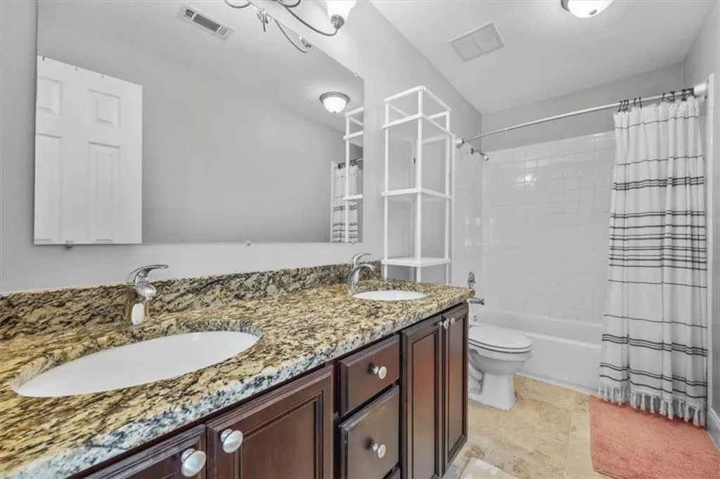 6980 Roswell Road Unit A5, Atlanta, Georgia 30328, 3 Bedrooms Bedrooms, ,2 BathroomsBathrooms,Residential,Sold,6980 Roswell Road Unit A5,7257926