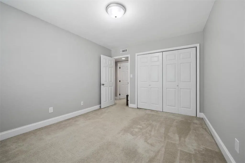 6980 Roswell Road Unit A5, Atlanta, Georgia 30328, 3 Bedrooms Bedrooms, ,2 BathroomsBathrooms,Residential,Sold,6980 Roswell Road Unit A5,7257926