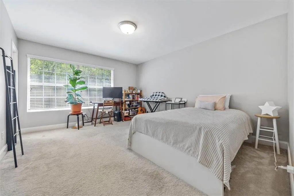 6980 Roswell Road Unit A5, Atlanta, Georgia 30328, 3 Bedrooms Bedrooms, ,2 BathroomsBathrooms,Residential,Sold,6980 Roswell Road Unit A5,7257926