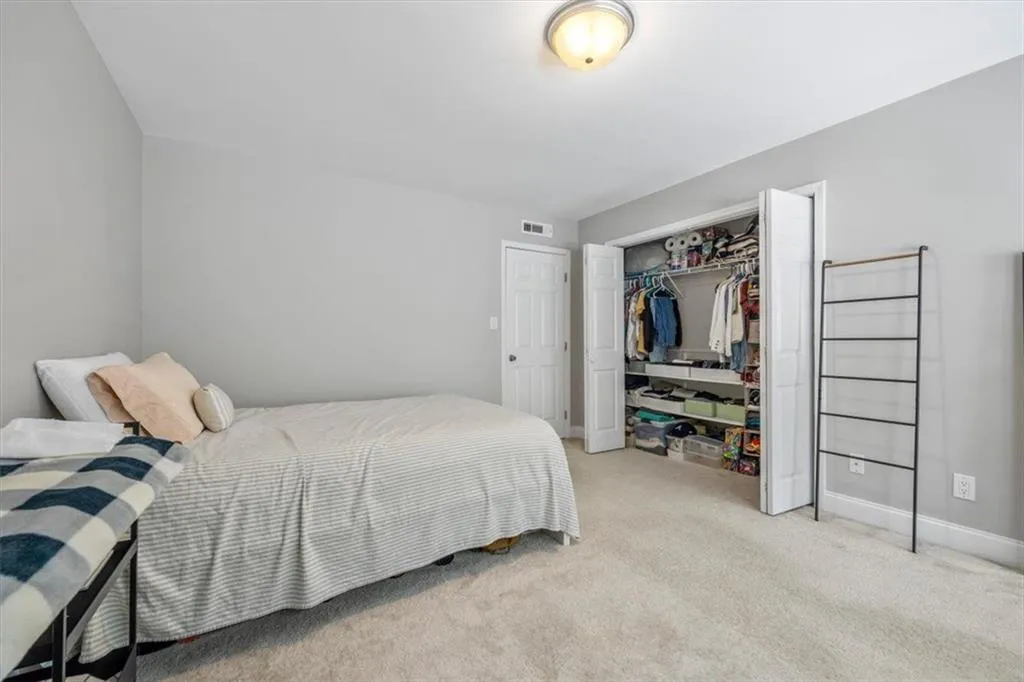 6980 Roswell Road Unit A5, Atlanta, Georgia 30328, 3 Bedrooms Bedrooms, ,2 BathroomsBathrooms,Residential,Sold,6980 Roswell Road Unit A5,7257926