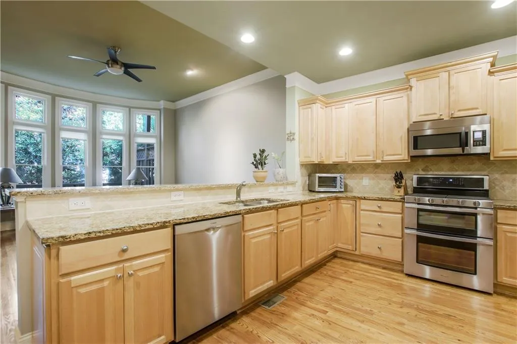 133 Chemin De Vie, Sandy Springs, Georgia 30342, 3 Bedrooms Bedrooms, ,3 BathroomsBathrooms,Residential,Sold,133 Chemin De Vie,6806930