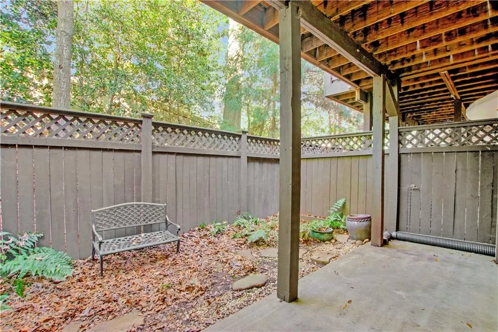 133 Chemin De Vie, Sandy Springs, Georgia 30342, 3 Bedrooms Bedrooms, ,3 BathroomsBathrooms,Residential,Sold,133 Chemin De Vie,6806930