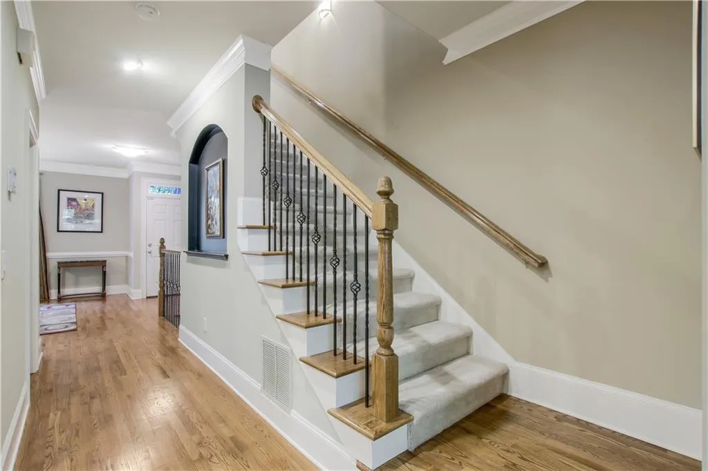 133 Chemin De Vie, Sandy Springs, Georgia 30342, 3 Bedrooms Bedrooms, ,3 BathroomsBathrooms,Residential,Sold,133 Chemin De Vie,6806930