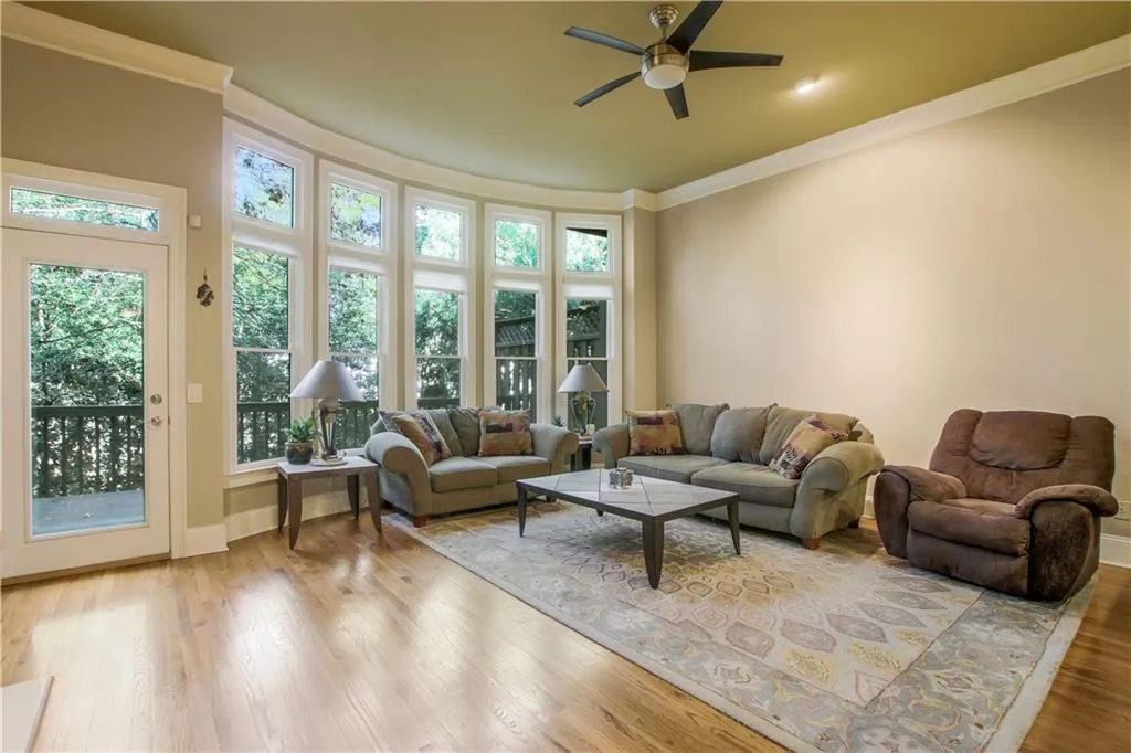 133 Chemin De Vie, Sandy Springs, Georgia 30342, 3 Bedrooms Bedrooms, ,3 BathroomsBathrooms,Residential,Sold,133 Chemin De Vie,6806930