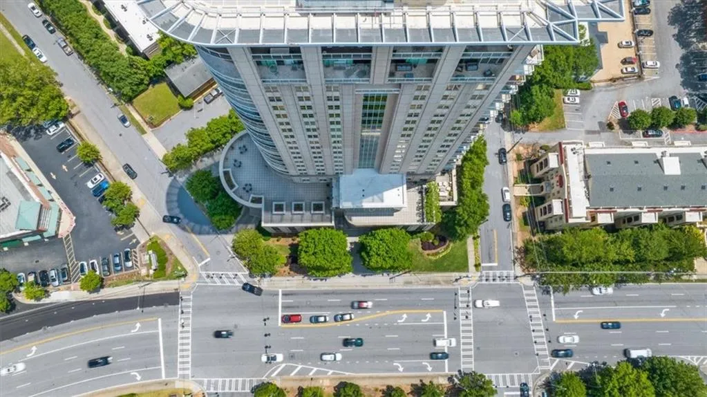 2881 Peachtree Road Ne Unit 1102, Atlanta, Georgia 30305, 2 Bedrooms Bedrooms, ,2 BathroomsBathrooms,Residential,For Sale,2881 Peachtree Road Ne Unit 1102,7574661