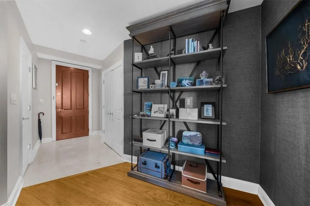 2881 Peachtree Road Ne Unit 1102, Atlanta, Georgia 30305, 2 Bedrooms Bedrooms, ,2 BathroomsBathrooms,Residential,For Sale,2881 Peachtree Road Ne Unit 1102,7574661