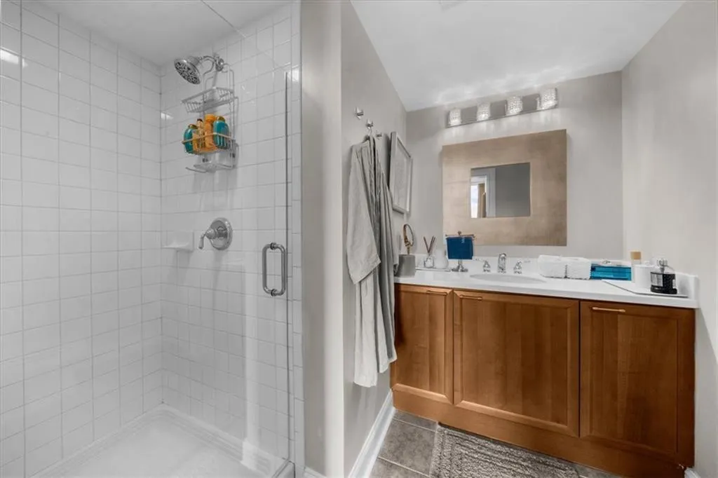 2881 Peachtree Road Ne Unit 1102, Atlanta, Georgia 30305, 2 Bedrooms Bedrooms, ,2 BathroomsBathrooms,Residential,For Sale,2881 Peachtree Road Ne Unit 1102,7574661