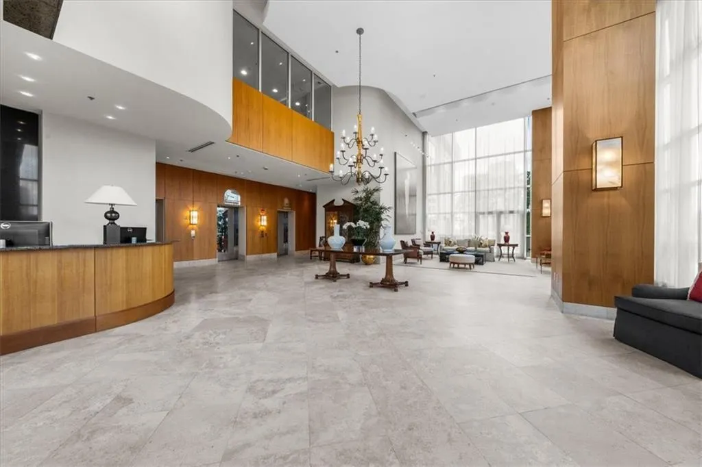 2881 Peachtree Road Ne Unit 1102, Atlanta, Georgia 30305, 2 Bedrooms Bedrooms, ,2 BathroomsBathrooms,Residential,For Sale,2881 Peachtree Road Ne Unit 1102,7574661