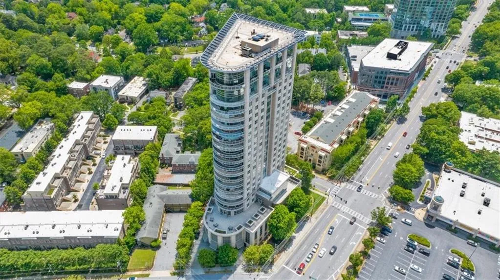 2881 Peachtree Road Ne Unit 1102, Atlanta, Georgia 30305, 2 Bedrooms Bedrooms, ,2 BathroomsBathrooms,Residential,For Sale,2881 Peachtree Road Ne Unit 1102,7574661