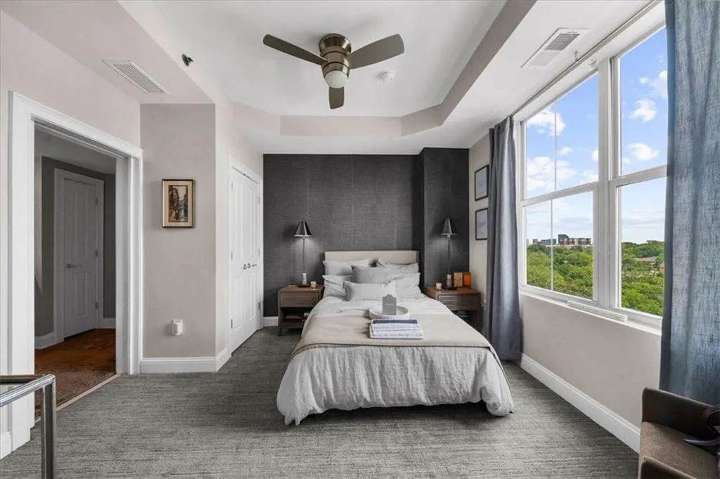 2881 Peachtree Road Ne Unit 1102, Atlanta, Georgia 30305, 2 Bedrooms Bedrooms, ,2 BathroomsBathrooms,Residential,For Sale,2881 Peachtree Road Ne Unit 1102,7574661