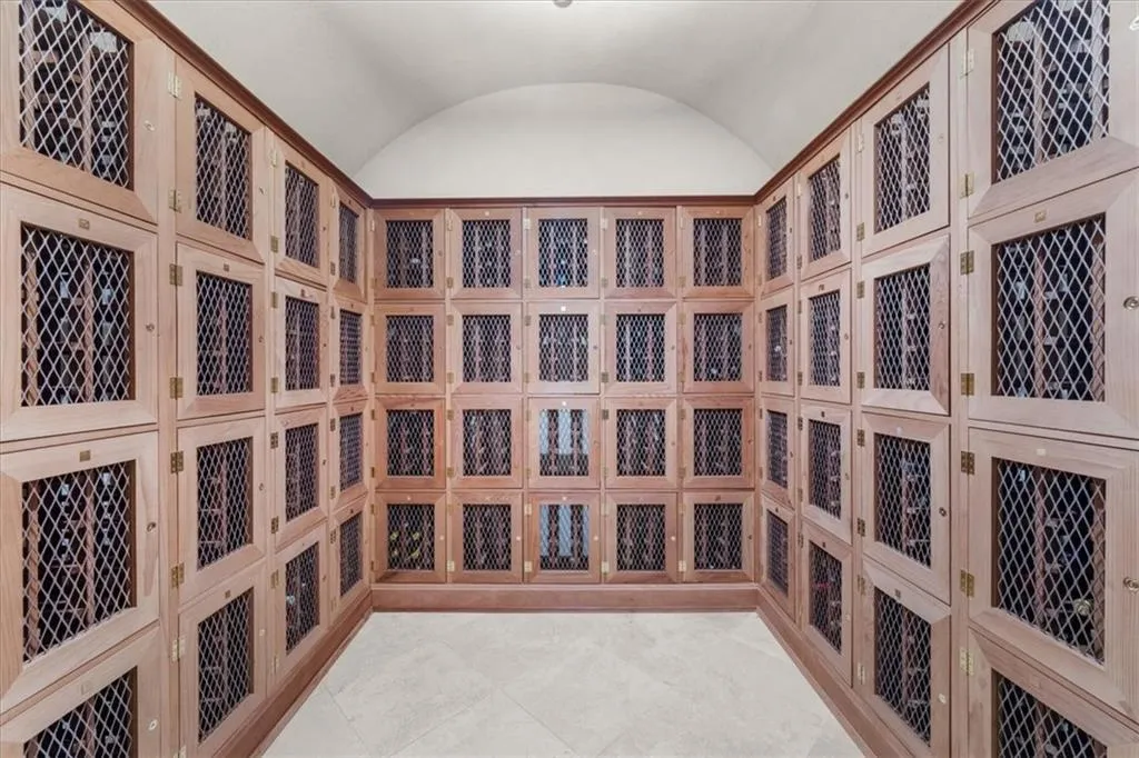 2881 Peachtree Road Ne Unit 1102, Atlanta, Georgia 30305, 2 Bedrooms Bedrooms, ,2 BathroomsBathrooms,Residential,For Sale,2881 Peachtree Road Ne Unit 1102,7574661