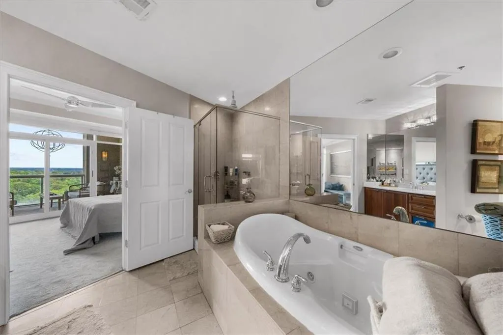 2881 Peachtree Road Ne Unit 1102, Atlanta, Georgia 30305, 2 Bedrooms Bedrooms, ,2 BathroomsBathrooms,Residential,For Sale,2881 Peachtree Road Ne Unit 1102,7574661