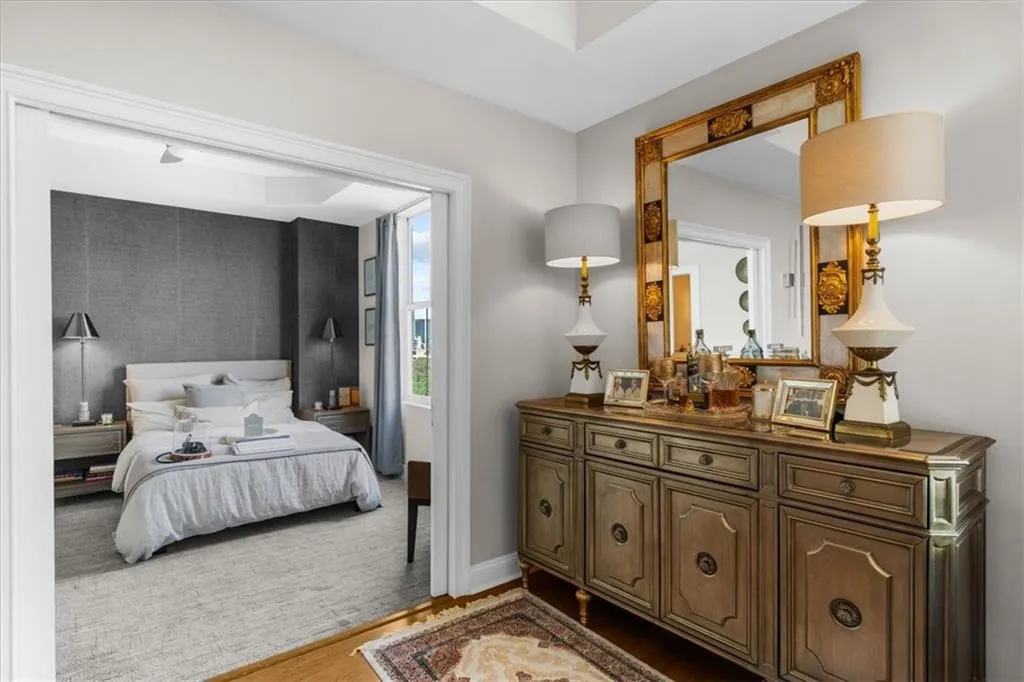 2881 Peachtree Road Ne Unit 1102, Atlanta, Georgia 30305, 2 Bedrooms Bedrooms, ,2 BathroomsBathrooms,Residential,For Sale,2881 Peachtree Road Ne Unit 1102,7574661