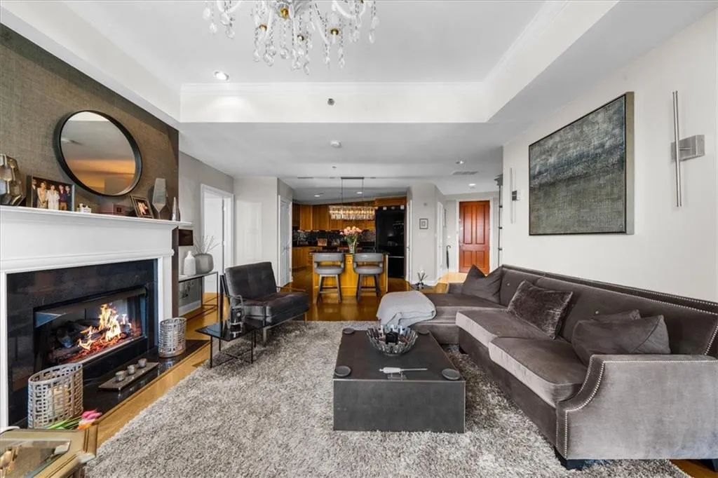 2881 Peachtree Road Ne Unit 1102, Atlanta, Georgia 30305, 2 Bedrooms Bedrooms, ,2 BathroomsBathrooms,Residential,For Sale,2881 Peachtree Road Ne Unit 1102,7574661