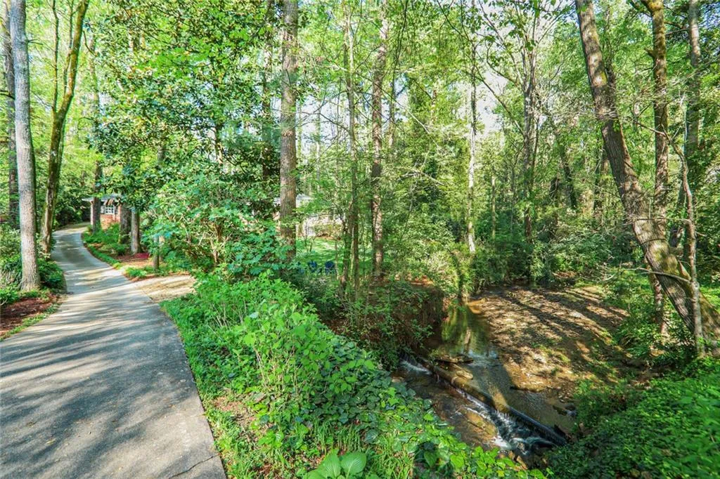 4554 Meadow Valley Drive, Atlanta, Georgia 30342, 4 Bedrooms Bedrooms, ,3 BathroomsBathrooms,Residential,Sold,4554 Meadow Valley Drive,7556183