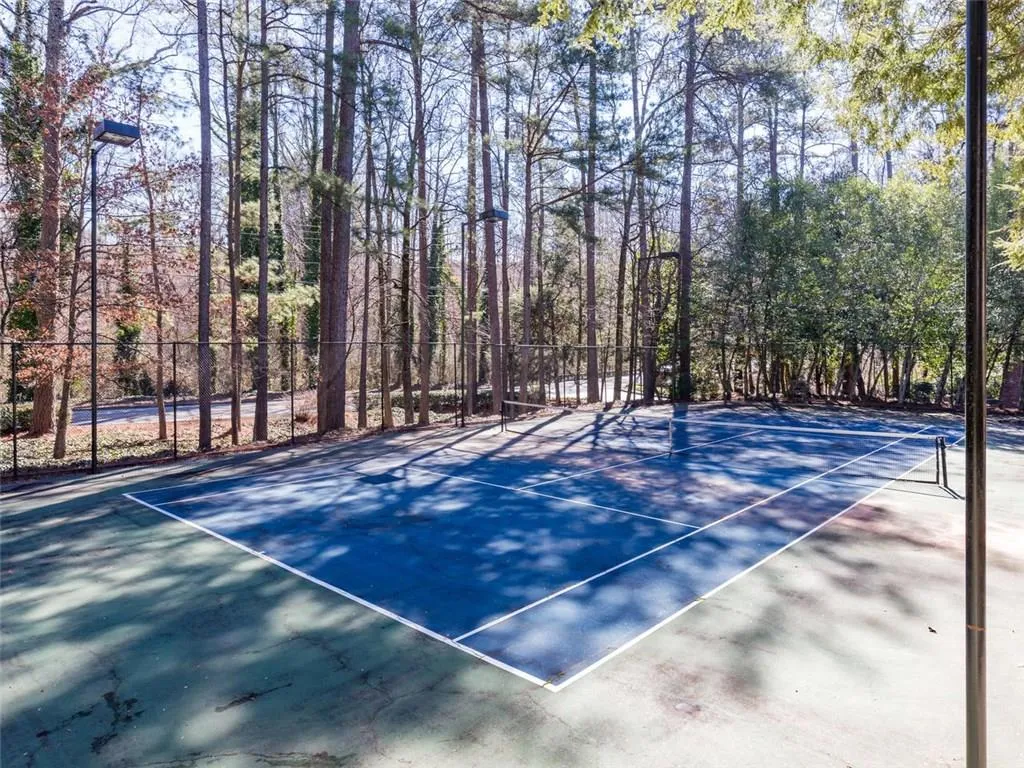 6806 Glenridge Drive Unit C, Atlanta, Georgia 30328, 2 Bedrooms Bedrooms, ,2 BathroomsBathrooms,Residential,Sold,6806 Glenridge Drive Unit C,6014378