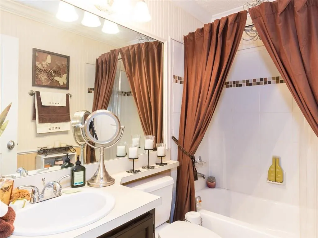 6806 Glenridge Drive Unit C, Atlanta, Georgia 30328, 2 Bedrooms Bedrooms, ,2 BathroomsBathrooms,Residential,Sold,6806 Glenridge Drive Unit C,6014378