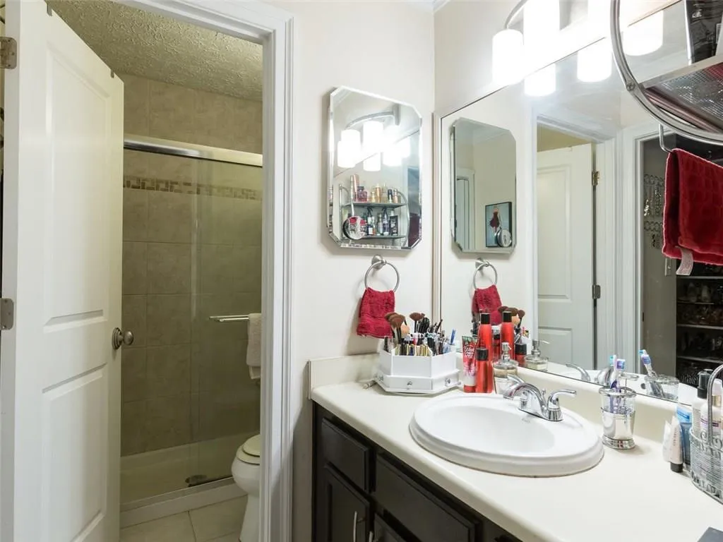 6806 Glenridge Drive Unit C, Atlanta, Georgia 30328, 2 Bedrooms Bedrooms, ,2 BathroomsBathrooms,Residential,Sold,6806 Glenridge Drive Unit C,6014378