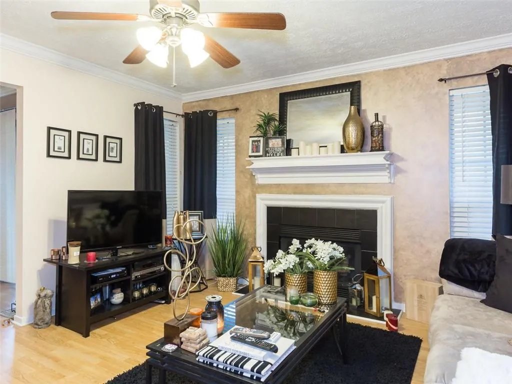 6806 Glenridge Drive Unit C, Atlanta, Georgia 30328, 2 Bedrooms Bedrooms, ,2 BathroomsBathrooms,Residential,Sold,6806 Glenridge Drive Unit C,6014378