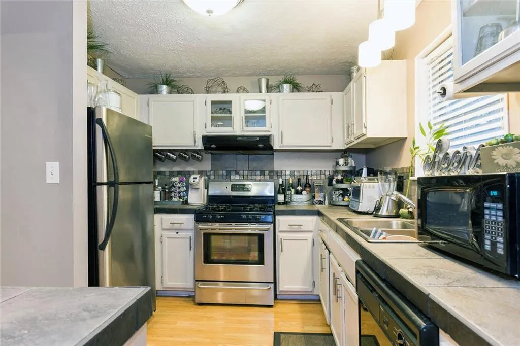 6806 Glenridge Drive Unit C, Atlanta, Georgia 30328, 2 Bedrooms Bedrooms, ,2 BathroomsBathrooms,Residential,Sold,6806 Glenridge Drive Unit C,6014378