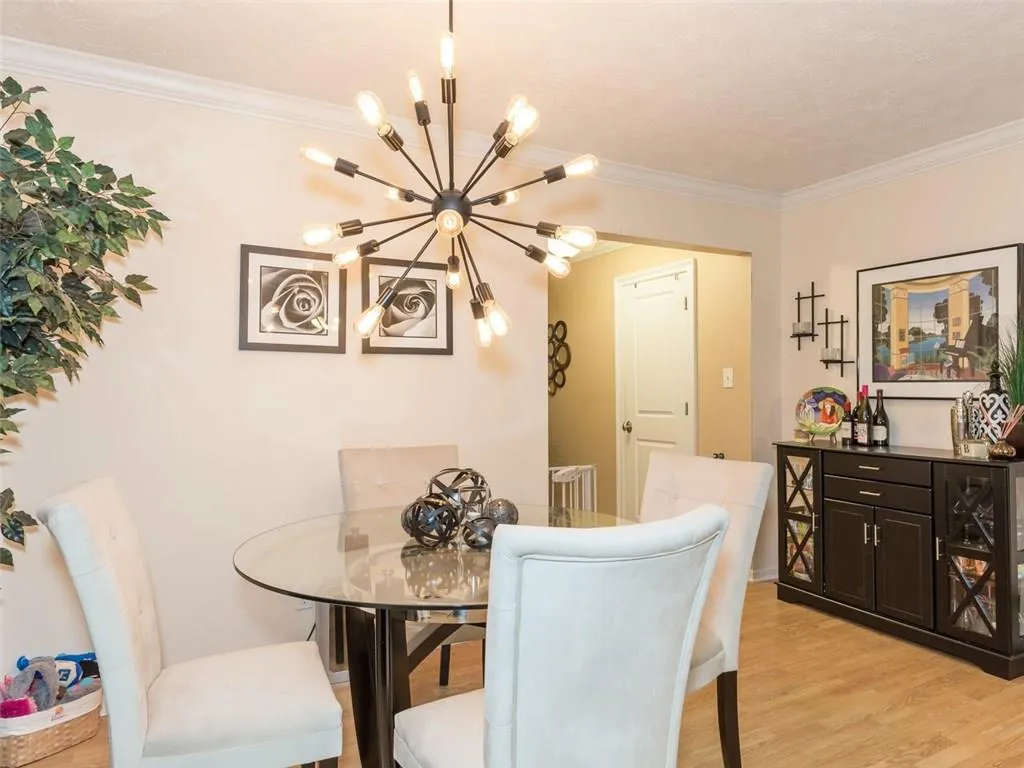 6806 Glenridge Drive Unit C, Atlanta, Georgia 30328, 2 Bedrooms Bedrooms, ,2 BathroomsBathrooms,Residential,Sold,6806 Glenridge Drive Unit C,6014378