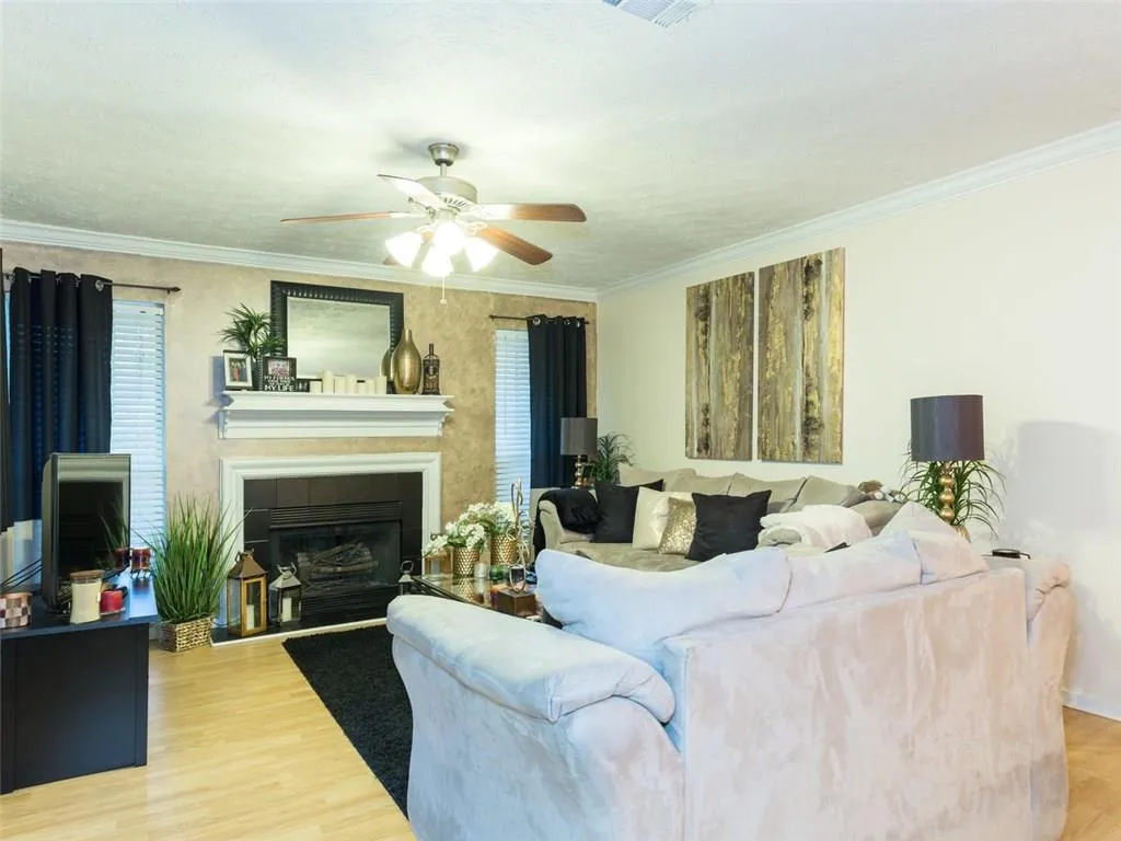 6806 Glenridge Drive Unit C, Atlanta, Georgia 30328, 2 Bedrooms Bedrooms, ,2 BathroomsBathrooms,Residential,Sold,6806 Glenridge Drive Unit C,6014378