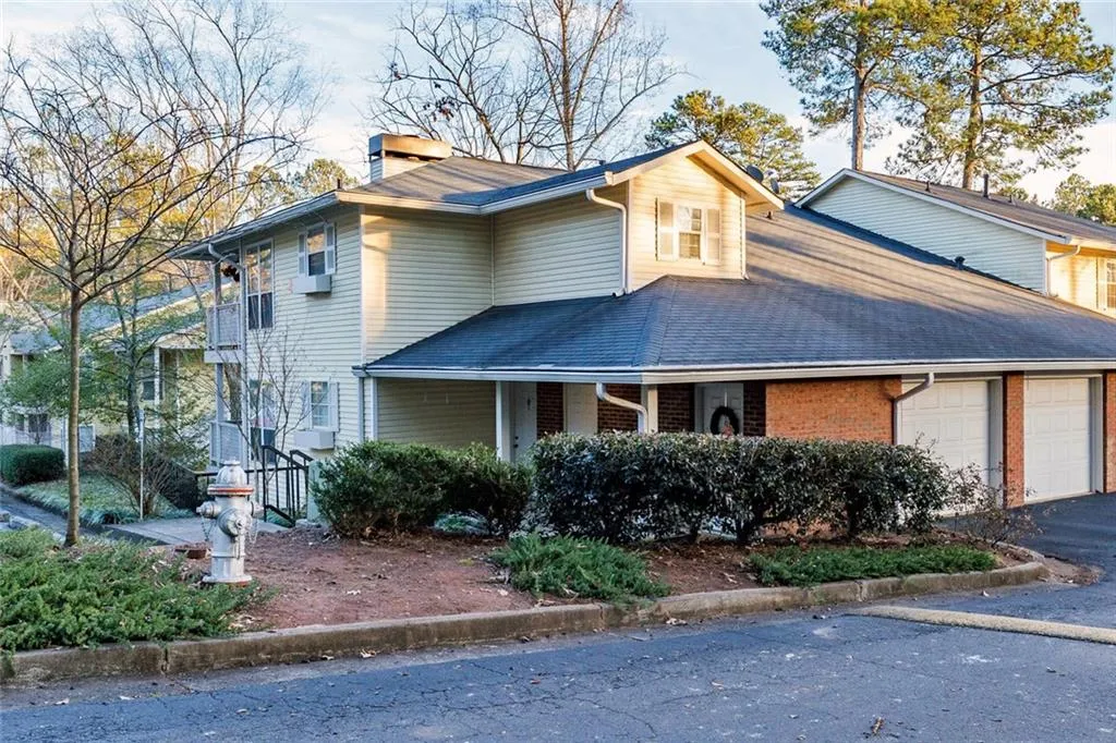 6806 Glenridge Drive Unit C, Atlanta, Georgia 30328, 2 Bedrooms Bedrooms, ,2 BathroomsBathrooms,Residential,Sold,6806 Glenridge Drive Unit C,6014378