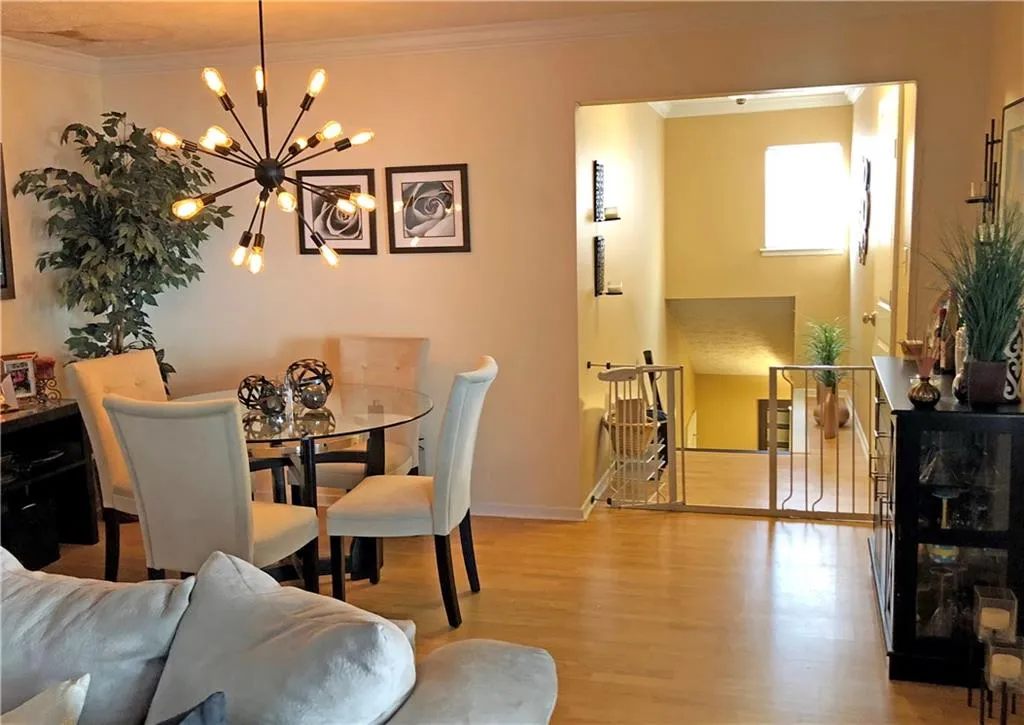 6806 Glenridge Drive Unit C, Atlanta, Georgia 30328, 2 Bedrooms Bedrooms, ,2 BathroomsBathrooms,Residential,Sold,6806 Glenridge Drive Unit C,6014378