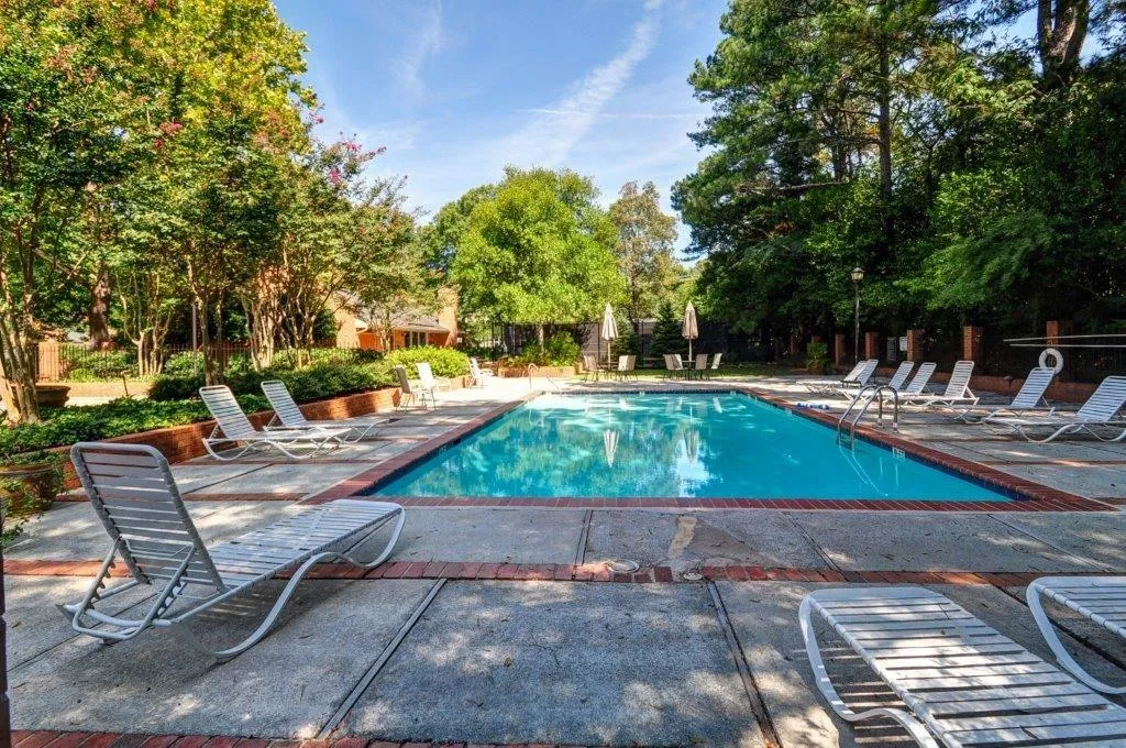 18 Willow Glen Ne Unit 18, Atlanta, Georgia 30342, 4 Bedrooms Bedrooms, ,3 BathroomsBathrooms,Residential,Sold,18 Willow Glen Ne Unit 18,5669993