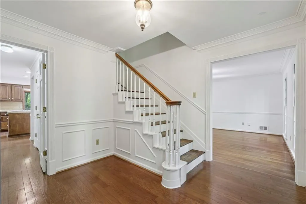 6757 Riverside Drive, Atlanta, Georgia 30328, 5 Bedrooms Bedrooms, ,4 BathroomsBathrooms,Residential,Sold,6757 Riverside Drive,7752144