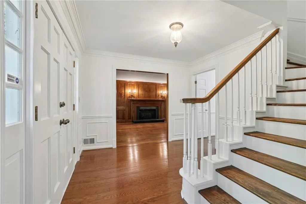 6757 Riverside Drive, Atlanta, Georgia 30328, 5 Bedrooms Bedrooms, ,4 BathroomsBathrooms,Residential,Sold,6757 Riverside Drive,7752144