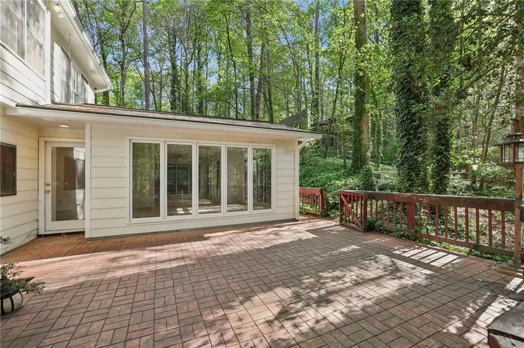 6757 Riverside Drive, Atlanta, Georgia 30328, 5 Bedrooms Bedrooms, ,4 BathroomsBathrooms,Residential,Sold,6757 Riverside Drive,7752144
