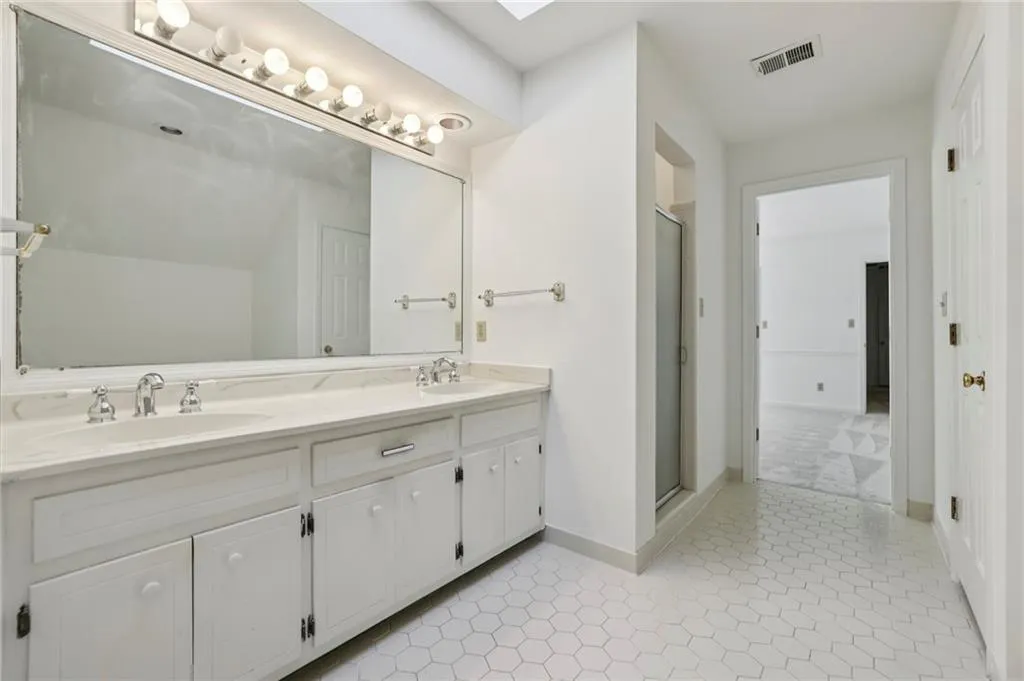 6757 Riverside Drive, Atlanta, Georgia 30328, 5 Bedrooms Bedrooms, ,4 BathroomsBathrooms,Residential,Sold,6757 Riverside Drive,7752144