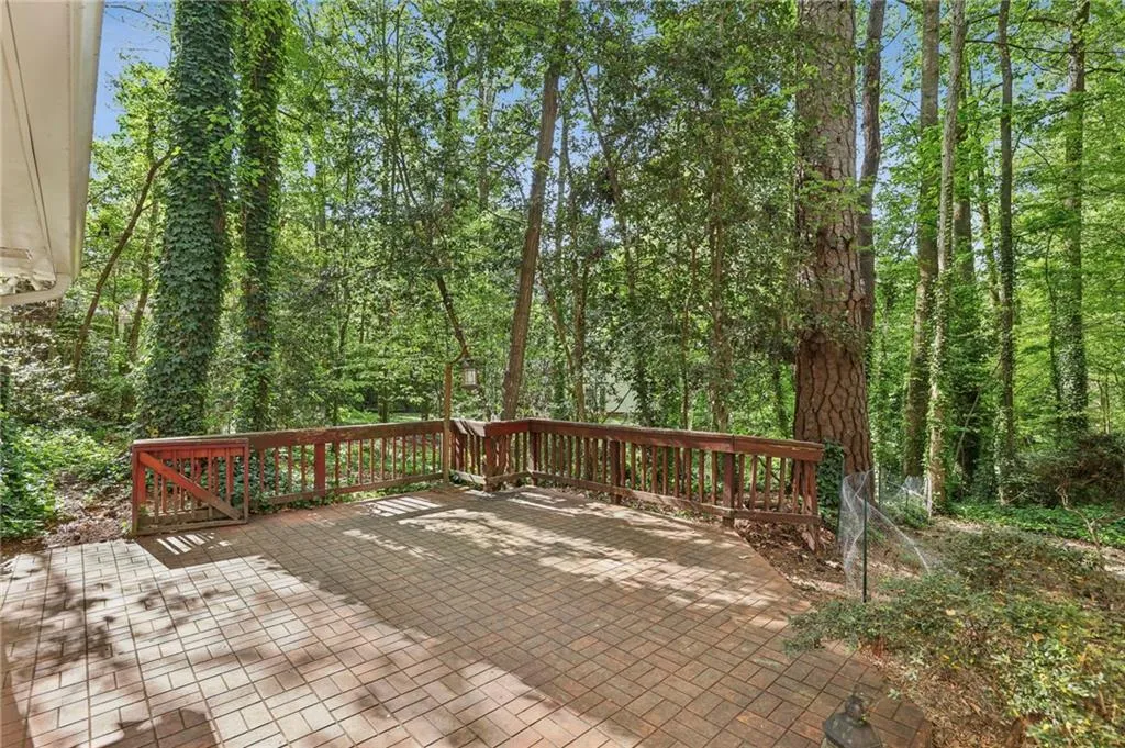 6757 Riverside Drive, Atlanta, Georgia 30328, 5 Bedrooms Bedrooms, ,4 BathroomsBathrooms,Residential,Sold,6757 Riverside Drive,7752144