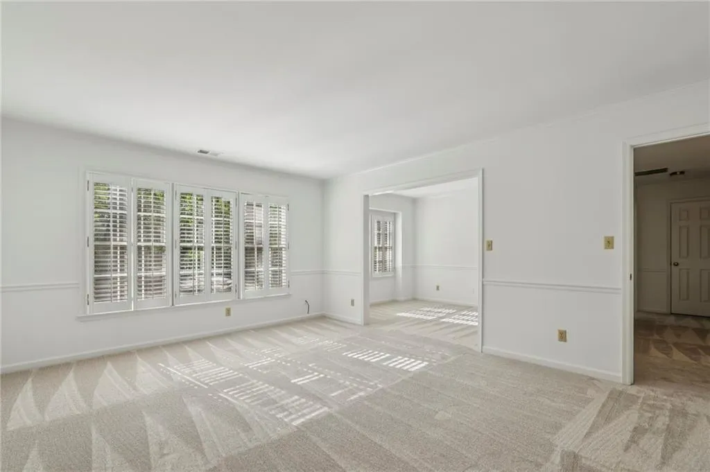 6757 Riverside Drive, Atlanta, Georgia 30328, 5 Bedrooms Bedrooms, ,4 BathroomsBathrooms,Residential,Sold,6757 Riverside Drive,7752144