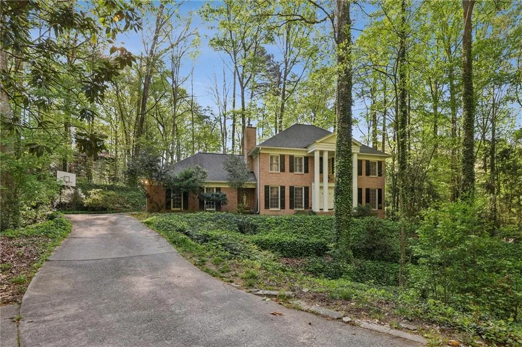6757 Riverside Drive, Atlanta, Georgia 30328, 5 Bedrooms Bedrooms, ,4 BathroomsBathrooms,Residential,Sold,6757 Riverside Drive,7752144