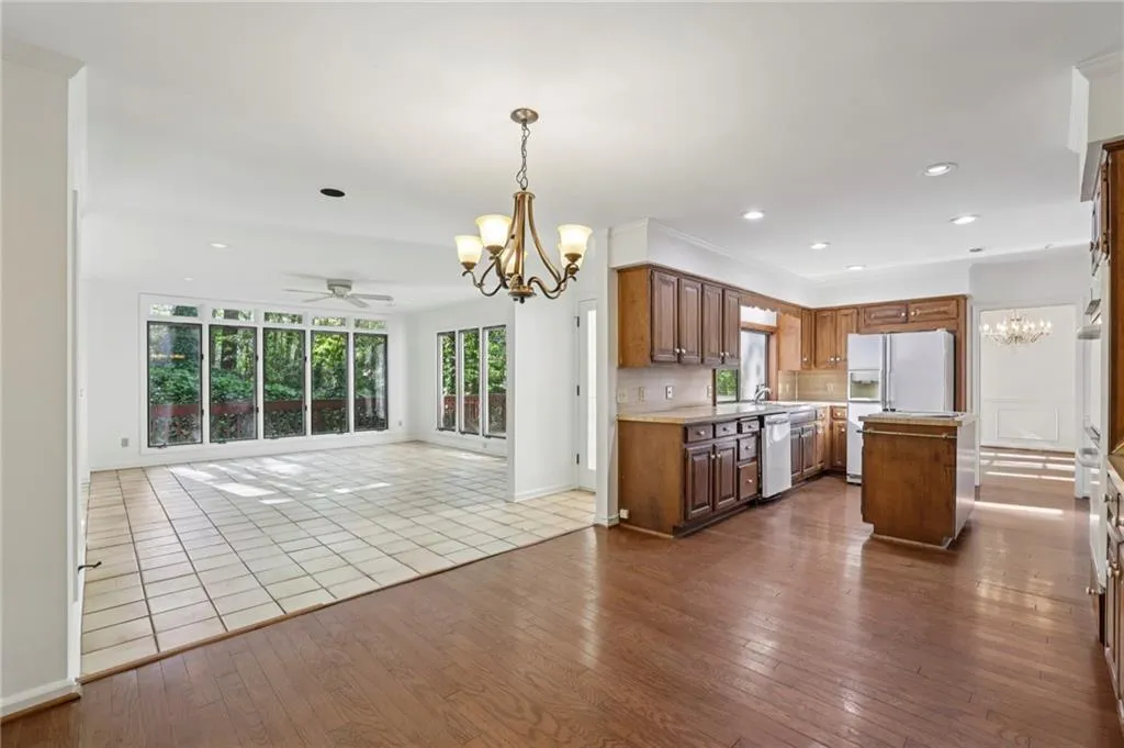 6757 Riverside Drive, Atlanta, Georgia 30328, 5 Bedrooms Bedrooms, ,4 BathroomsBathrooms,Residential,Sold,6757 Riverside Drive,7752144