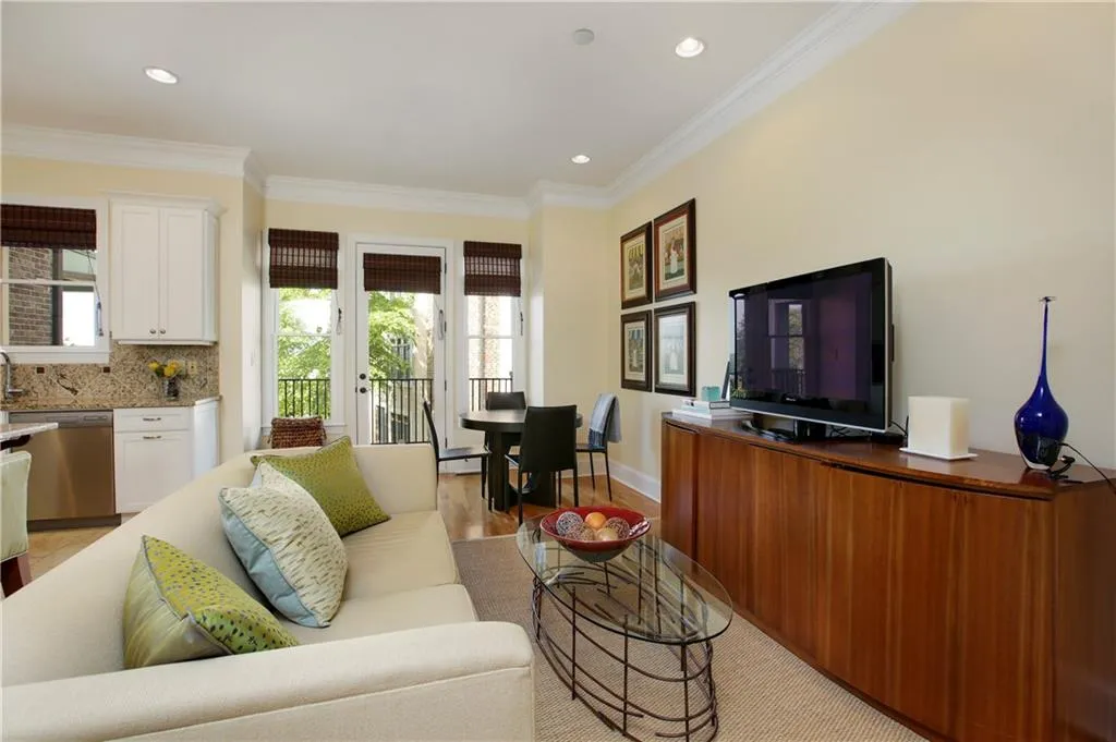 6039 City Walk Lane, Atlanta, Georgia 30328, 3 Bedrooms Bedrooms, ,3 BathroomsBathrooms,Residential,Sold,6039 City Walk Lane,6560081