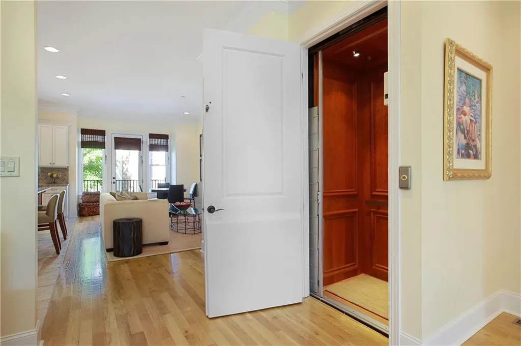 6039 City Walk Lane, Atlanta, Georgia 30328, 3 Bedrooms Bedrooms, ,3 BathroomsBathrooms,Residential,Sold,6039 City Walk Lane,6560081