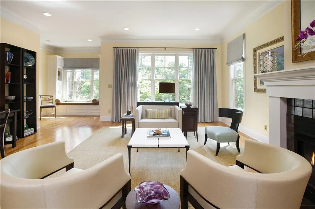 6039 City Walk Lane, Atlanta, Georgia 30328, 3 Bedrooms Bedrooms, ,3 BathroomsBathrooms,Residential,Sold,6039 City Walk Lane,6560081