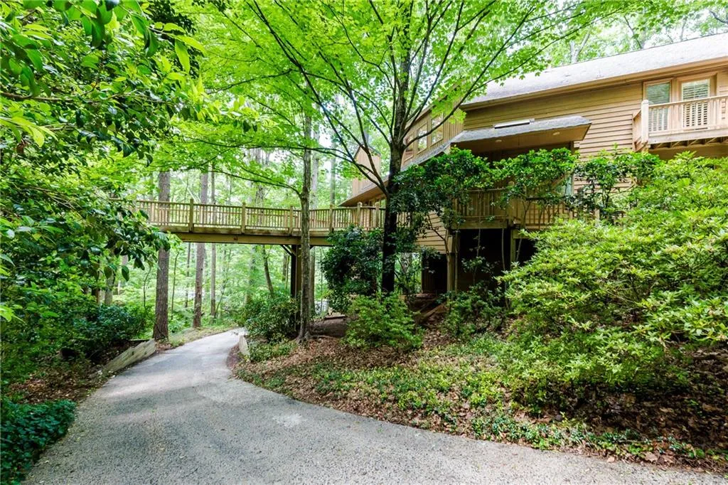 120 N Mill Road, Atlanta, Georgia 30328, 3 Bedrooms Bedrooms, ,2 BathroomsBathrooms,Residential,Sold,120 N Mill Road,6020386
