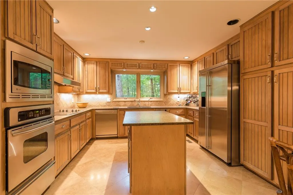120 N Mill Road, Atlanta, Georgia 30328, 3 Bedrooms Bedrooms, ,2 BathroomsBathrooms,Residential,Sold,120 N Mill Road,6020386
