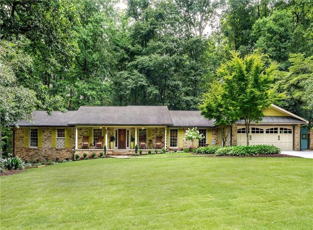 6165 River Shore Parkway, Sandy Springs, Georgia 30328, 4 Bedrooms Bedrooms, ,3 BathroomsBathrooms,Residential,Sold,6165 River Shore Parkway,6914454