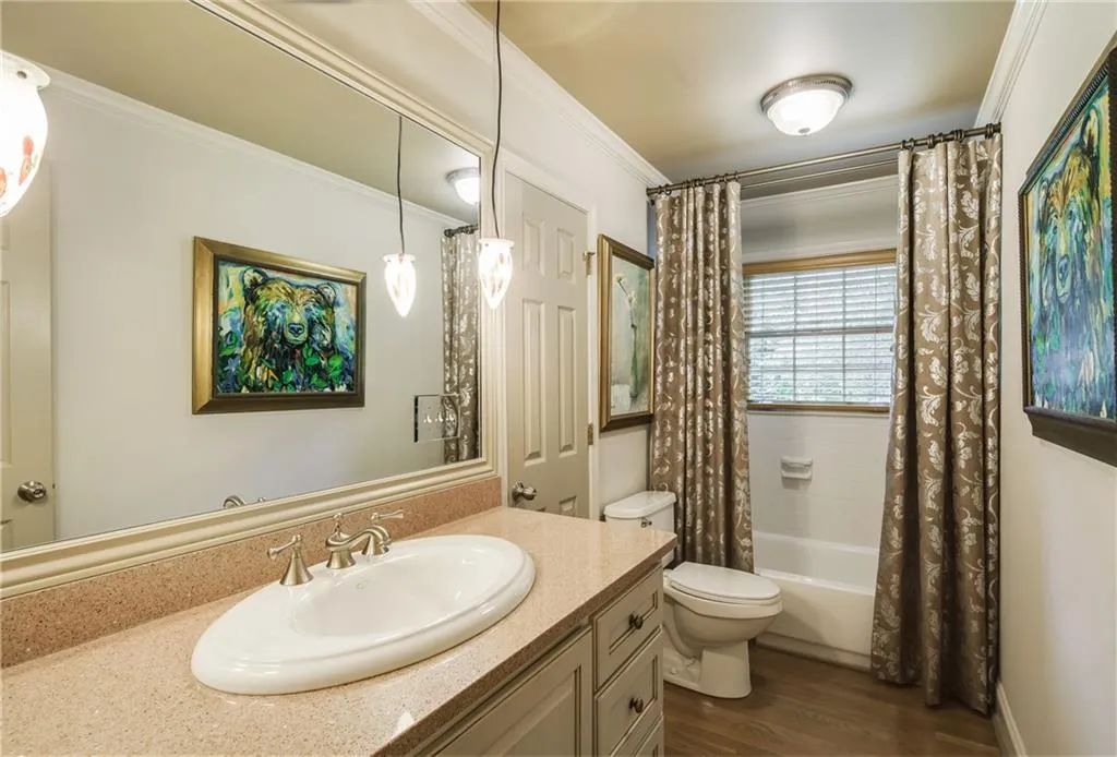 6165 River Shore Parkway, Sandy Springs, Georgia 30328, 4 Bedrooms Bedrooms, ,3 BathroomsBathrooms,Residential,Sold,6165 River Shore Parkway,6914454
