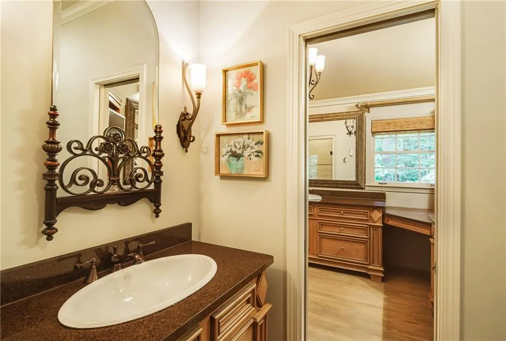 6165 River Shore Parkway, Sandy Springs, Georgia 30328, 4 Bedrooms Bedrooms, ,3 BathroomsBathrooms,Residential,Sold,6165 River Shore Parkway,6914454